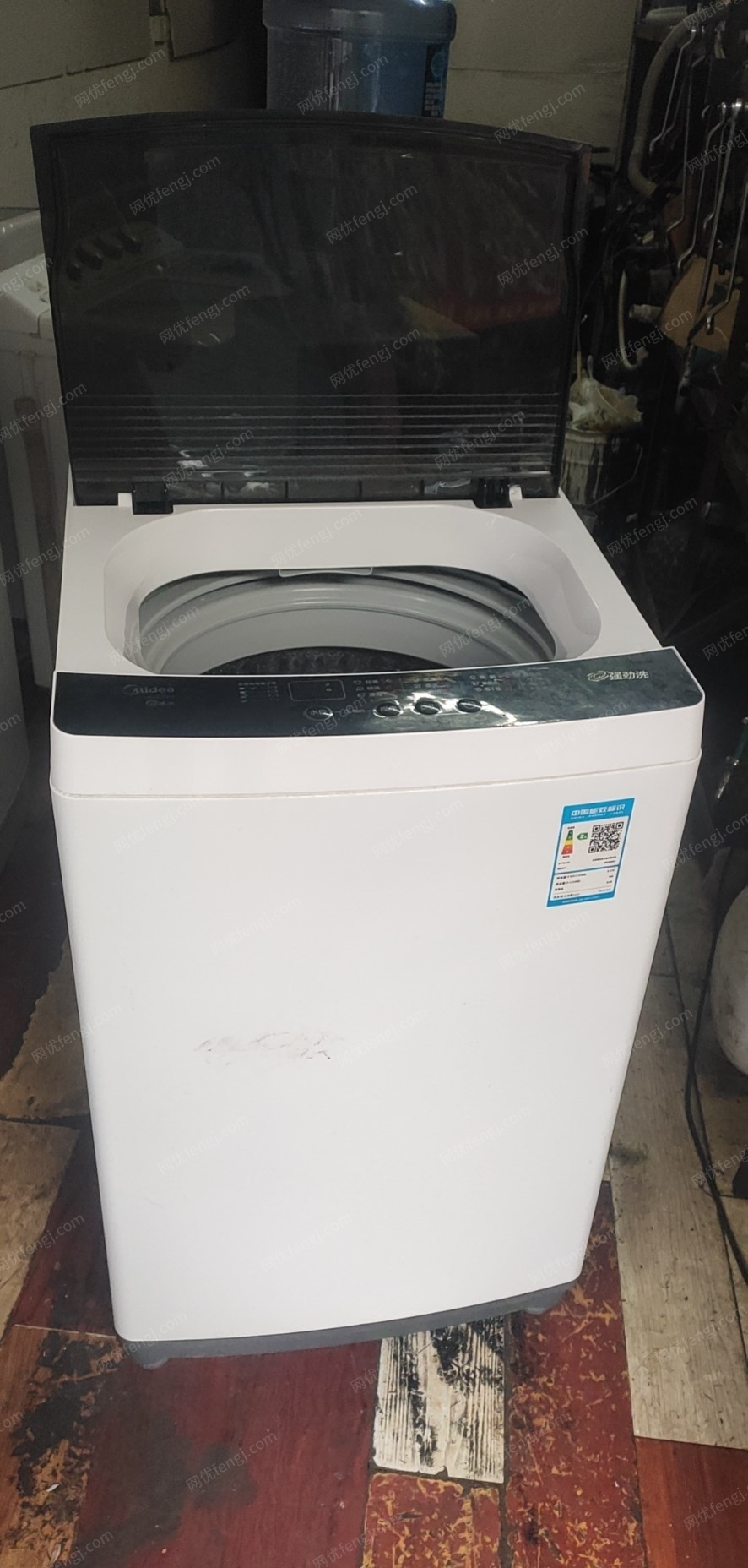 贵州遵义出售用了一年的全自动洗衣机，需要的联系