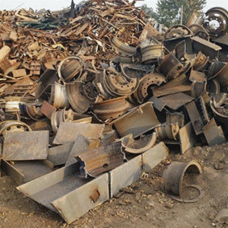 100 тонн металлолома на площадке долгосрочной профессиональной переработки Ганьчжоу, Цзянси