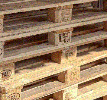 さまざまなモデルの木パレットを大量に買い付ける江蘇省