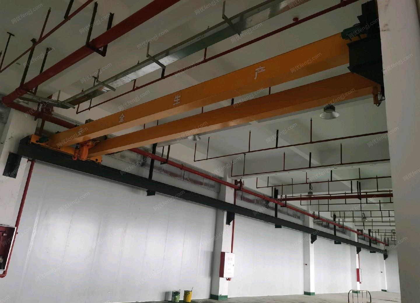 广西梧州因受疫情影响，现个人出售全新龙门吊，跨度9米，长度36米，吨位2吨