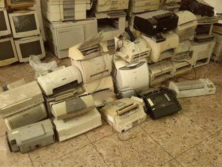 北京海淀リサイクル工場で廃車になったパソコン、エアコン、プリンター