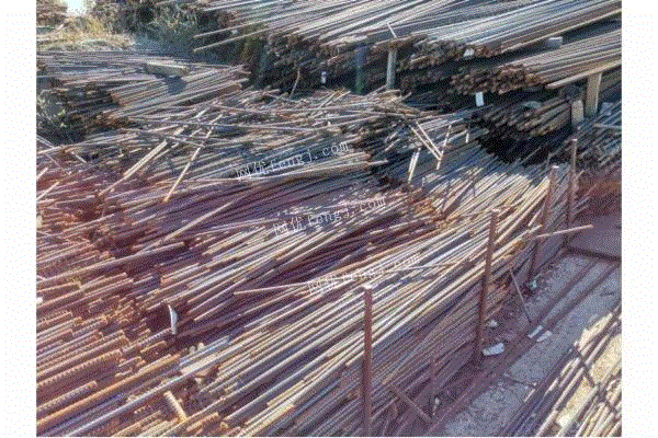 工事現場の金属スクラップ、廃鉄筋型枠を回収甘粛省