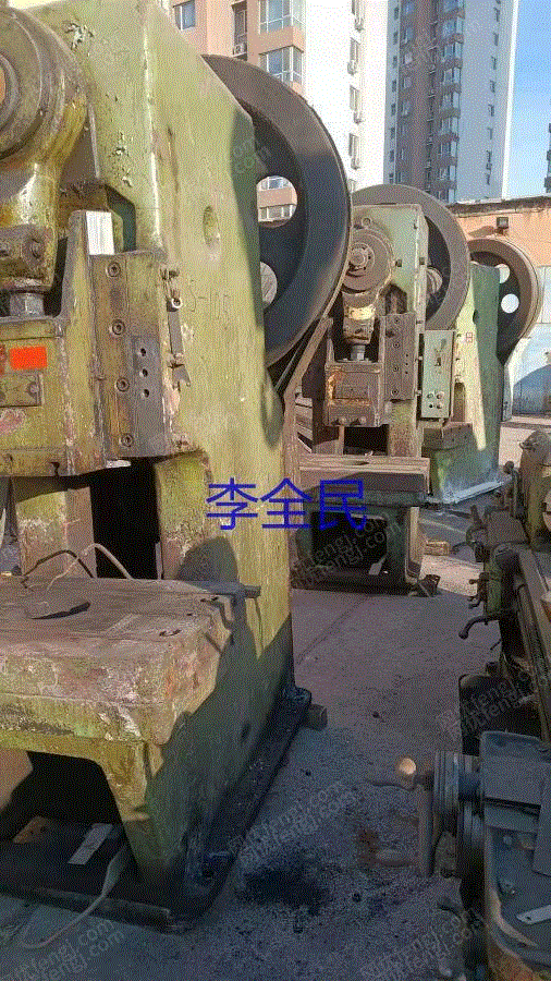 Sell second-hand Yingkou forging press with a production of 100 tons. Welcome to contact if you need it!