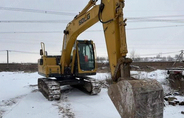 内蒙古乌兰察布转让14年临工135挖机