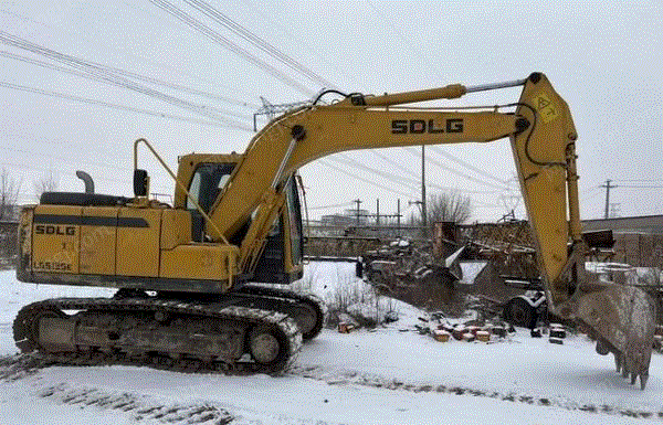 内蒙古乌兰察布转让14年临工135挖机