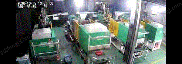 江苏苏州二手营业中震雄180吨注塑机4台转让