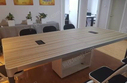 宁夏银川95成新会议桌便宜处理，2.4米*1.2米