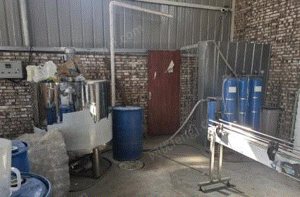 山西太原玻璃水生产线，贴标机，铝膜封口机，灌装机出售