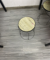 四川广元低价处理95新餐桌椅,桌子120×60圆凳子高45cm 