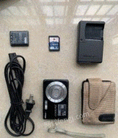 广西柳州尼康相机低价出售 2.5寸，710像素，1000高感光度，减震防抖