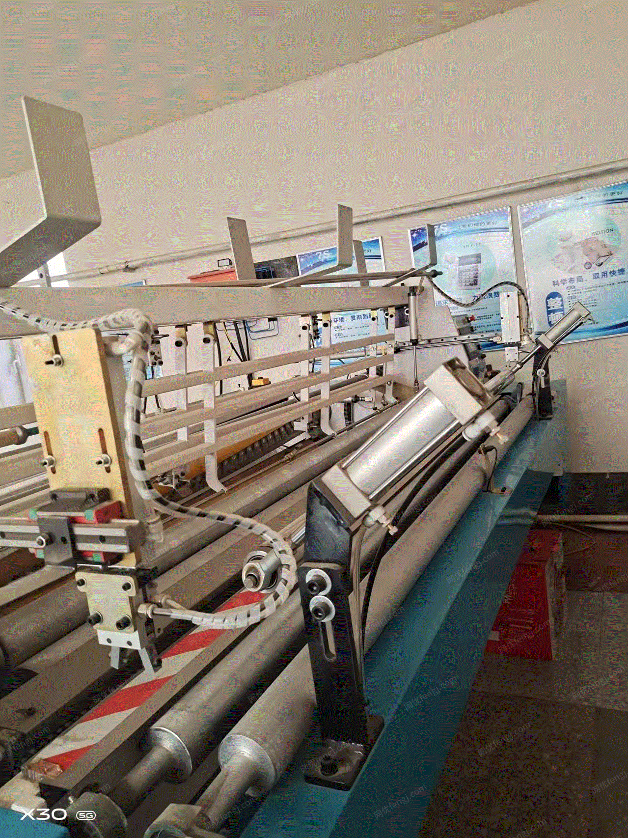 纸厂处理许昌卫生纸设备1套,含1880全自动复卷机,切纸机,卷纸机等设备,前年买的,看货报价,有图片