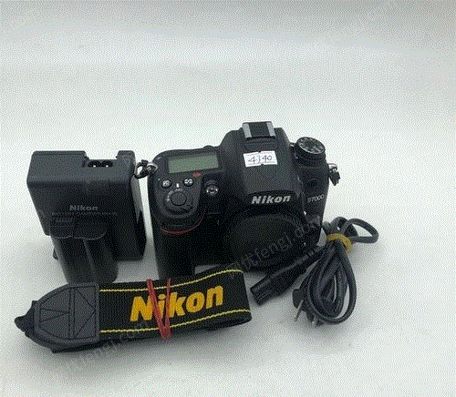 四川成都九五新尼康D7000相机出售