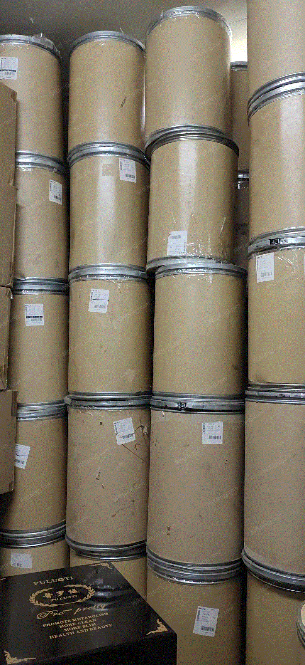 安徽合肥25公斤包装桶出售，数量100左右