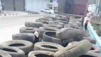 大量回收各种废旧轮胎