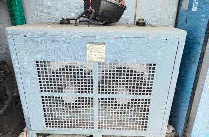 浙江宁波二手空压机台式发电机出售,4台空压机，2台发电机