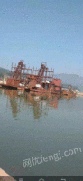湖北黄冈出售闲置自卸驳船，抽沙船,选铁砂磁铁块，履带滚筒 