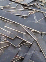 高价回收废旧模板 方木 工地废铁