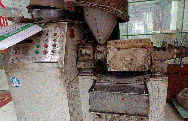 湖南长沙转让油博士榨油机设备，设备包合榨油机炒籽机滤油机