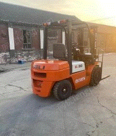 江西九江因车间升级改造，低价转让合力二手3.5吨叉车几台