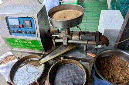 四川绵阳出售榨油机磨粉机,炒锅,磨浆机八成新