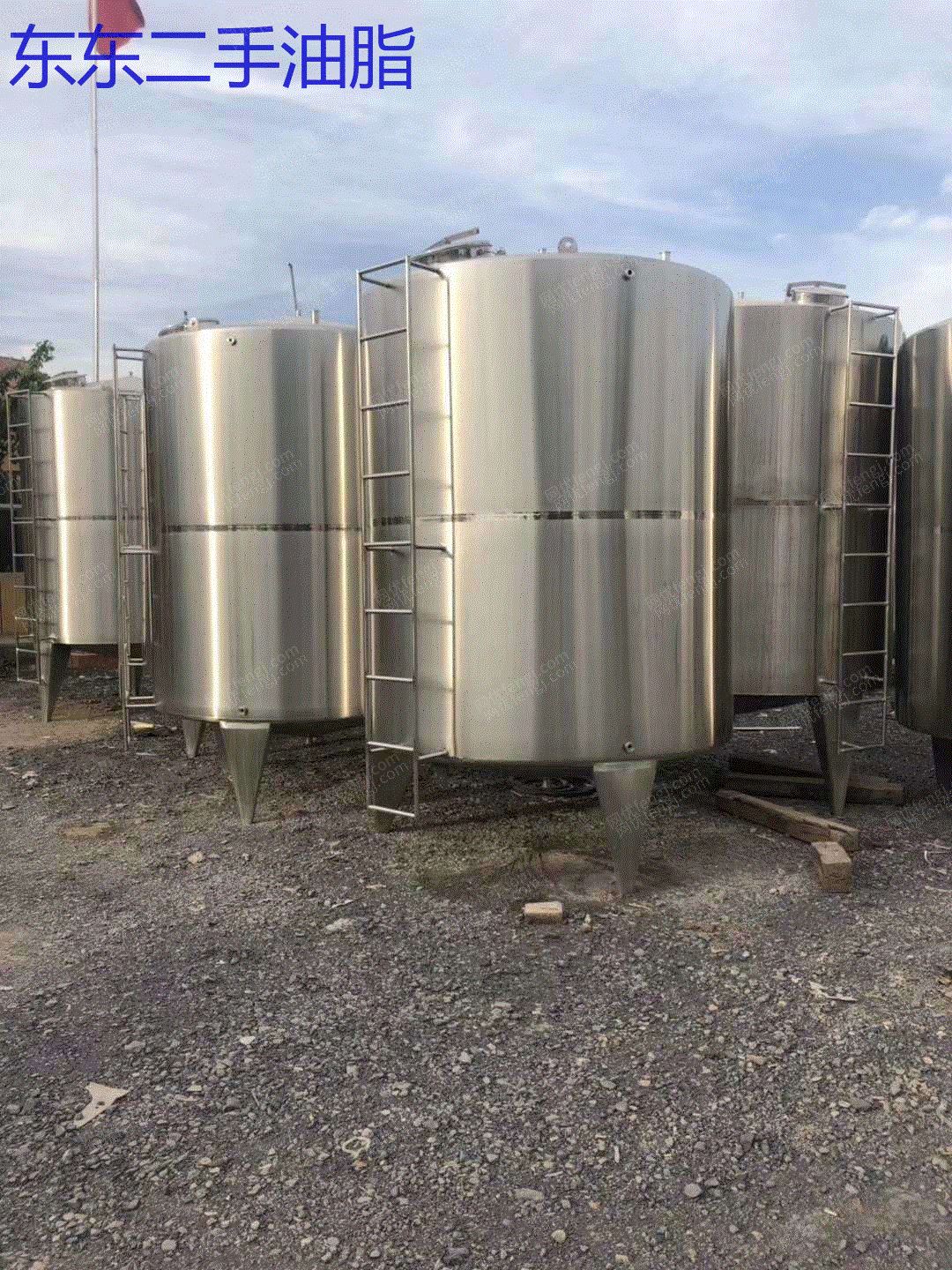 现货库存不锈钢储罐、玻璃钢盐酸储罐、储水罐