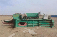 新疆喀什转让9成新液压卧地式打包机，6米地磅，犁地的犁子