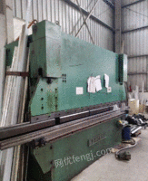 福建漳州二手液压板料折弯机出售，工作台长3.2米