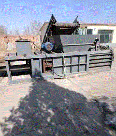内蒙古鄂尔多斯出售20年120废纸打包机18铲车,有意者联系