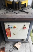 湖北襄阳因购入别的机器现在用不上,出售液压剪角机器