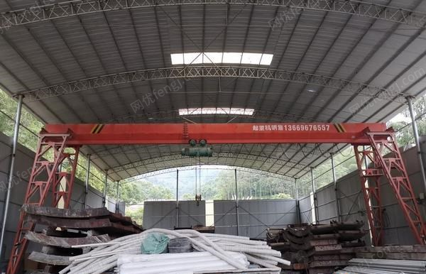 广西柳州转让一套准20年10T龙门吊，17.5米跨度，配40米轨道行程