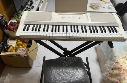 天津津南区出售电子琴99新,买了没玩几次