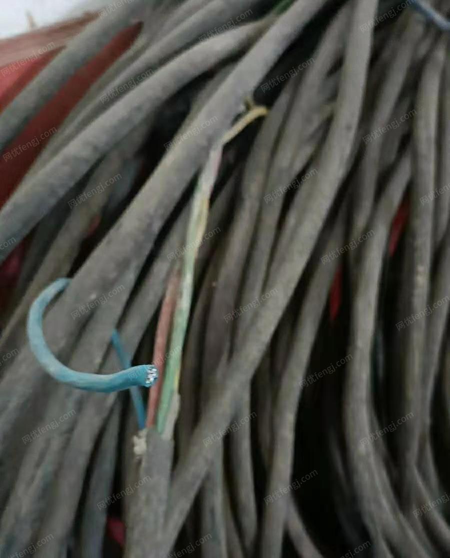 出售4✘35平方的铝心电缆！4芯，一共300米