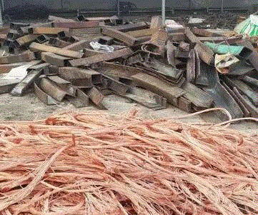 Линьи закупил 30 тонн медного лома за наличные