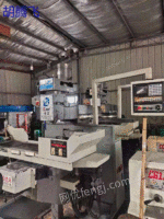 Wenzhou sells two three-axis automatic CNC milling machines