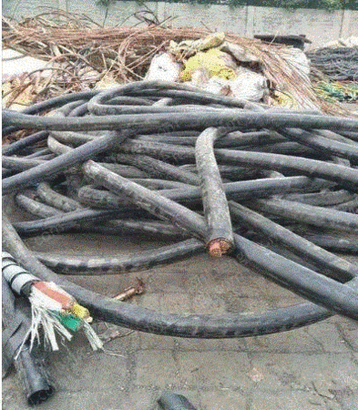 Гуандун в большом количестве перерабатывает использованные кабели