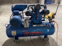 Transfer of automatic double gun rolling blue sandblasting machine, plus a complete set of air compressor, only used a few times