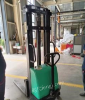 四川雅安1.5吨电动液压升降式堆高车出售
