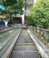 四川宜宾因设计变更,闲置日立人行道电梯全新出售