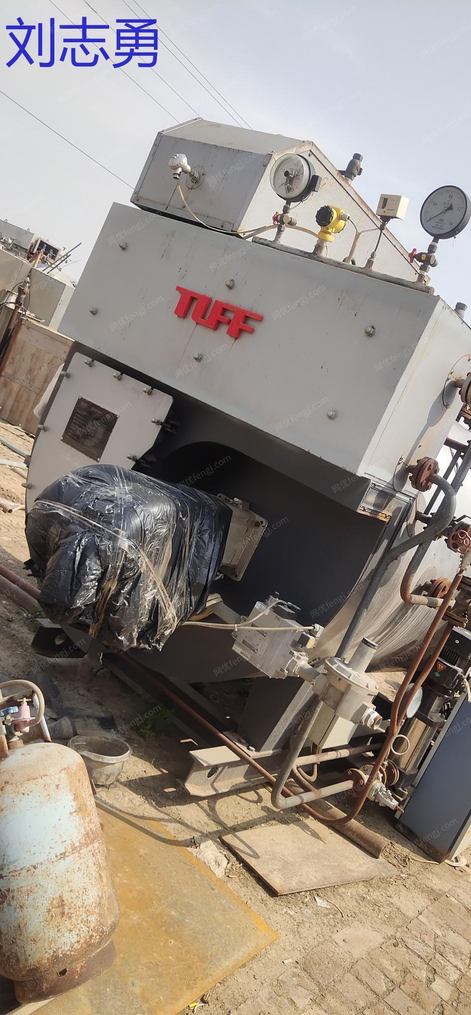 市场现货1吨燃气蒸汽锅炉,浙江特富锅炉,17年出厂,几乎很少用。