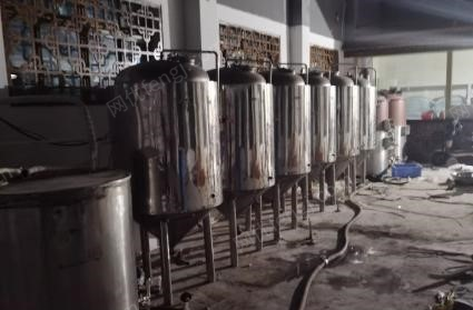宁夏银川转让精酿啤酒设备，在产中，带技术
