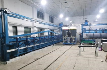 上海青浦区出售聚氨酯板，冷库板，试验室库板专用生产设备