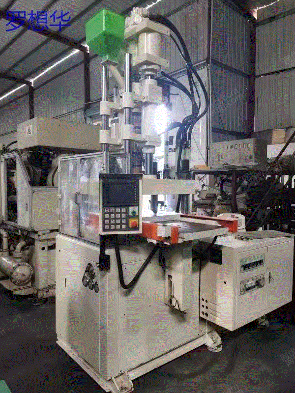 二手立式注塑机出售