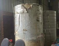 出售不锈钢热水桶2个，1.7宽ⅹ2.2高（米）