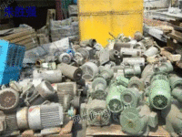 廃棄された機械鉄を回収湖南省、廃棄された機械設備