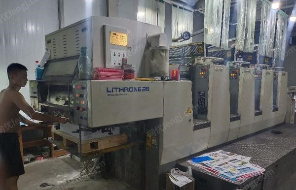陕西西安因业务扩展需要和厂区搬迁,在位出售2004年小森L428四开四色印刷机
