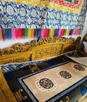西藏林芝由于房屋装修,9成新藏式家具3张藏床 一对藏桌处理
