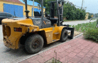 山东济南出售2015年柳工七吨叉车，带侧移，货叉长2.5米 