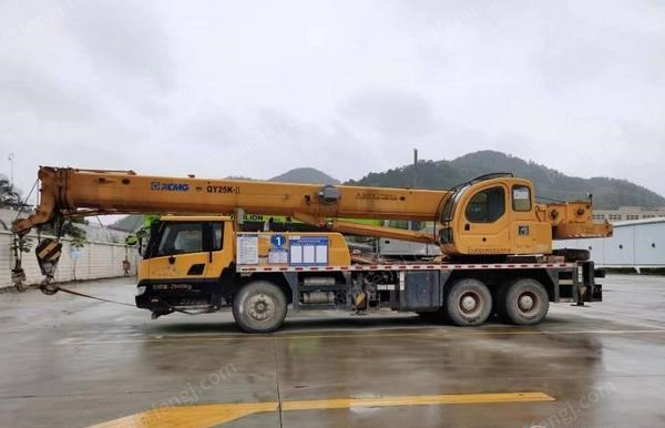 广东深圳转让2018年5月份徐工25吨4节臂吊车