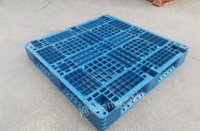 山东青岛出售重型横梁货架 层板货架 冷库巧固架 塑料托盘 钢托盘