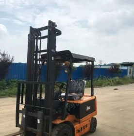 浙江宁波因工厂拆迁，八成新三吨杭州叉车转让